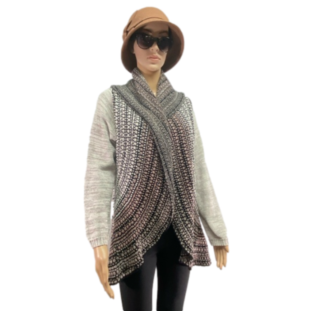 Size Large Women’s Dor Dor Couture Sweater / Cardigan